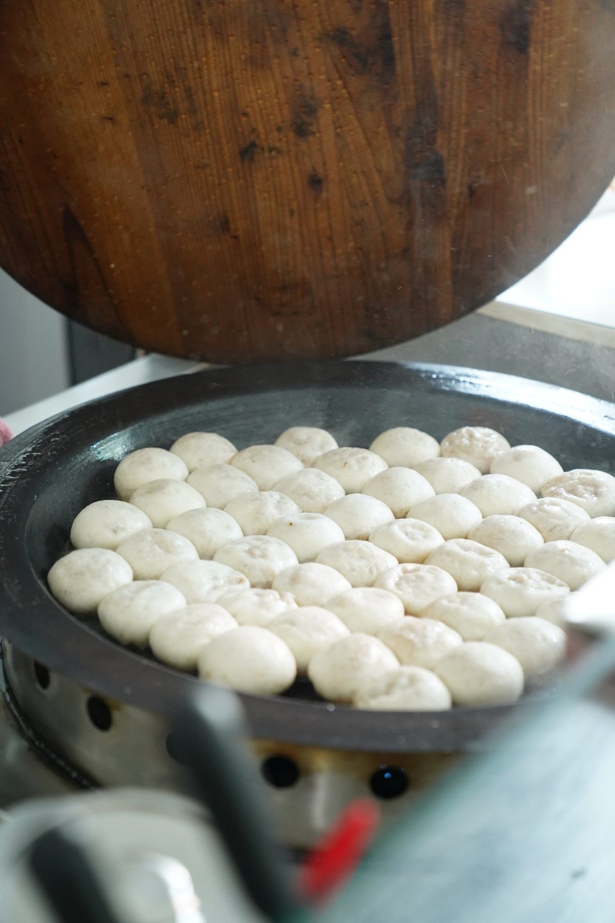 Chiếc Bánh Bao Và Hành Trình Của Sự Tận Tâm