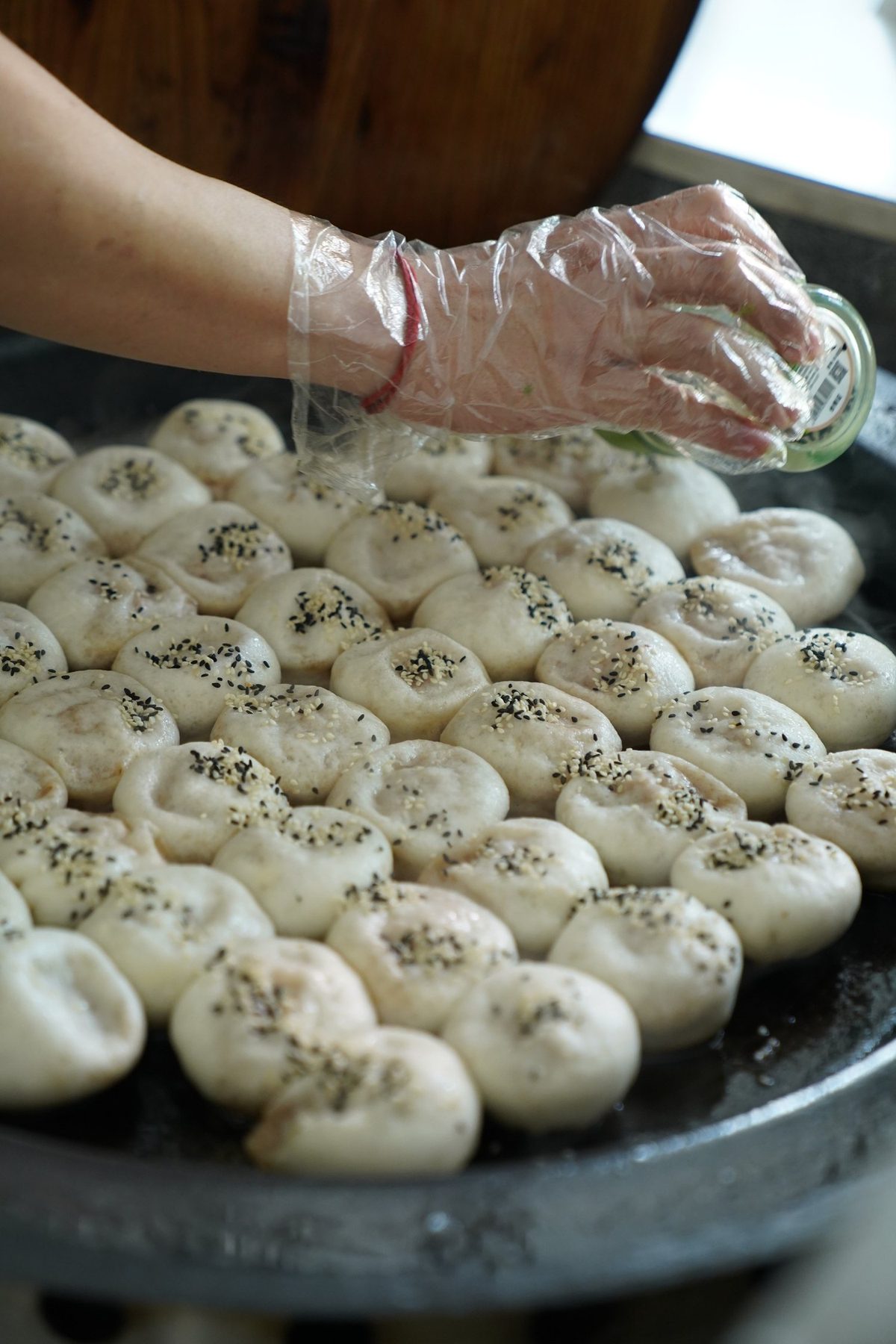 Chiếc Bánh Bao Và Hành Trình Của Sự Tận Tâm